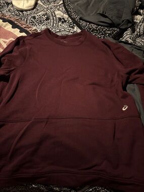 Asics Wine Crewneck Pullover Sweatshirt with pockets